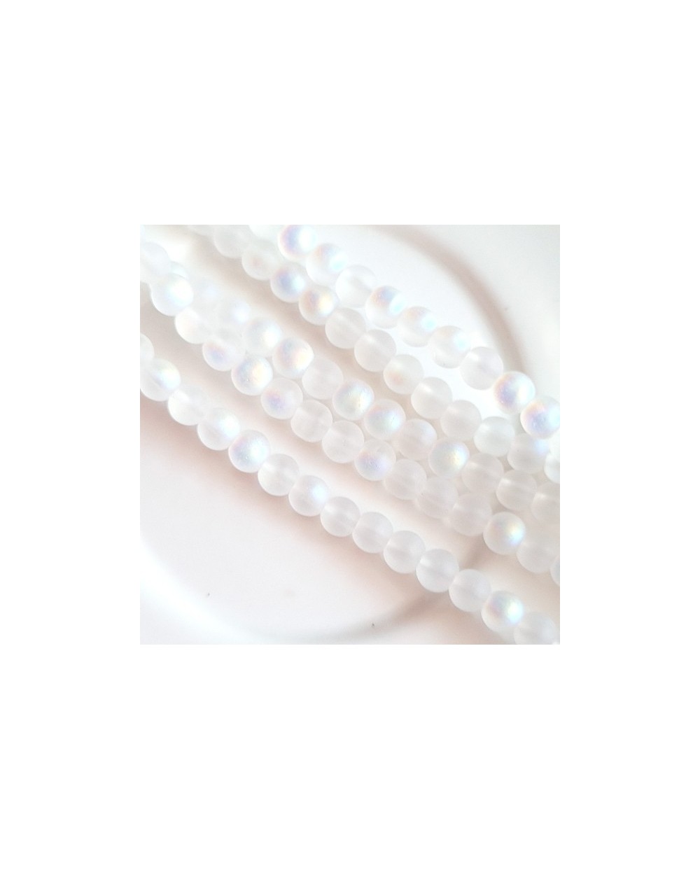 Karoliukai stikliniai apvalūs matiniai baltos spalvos, 4mm, 1 juosta