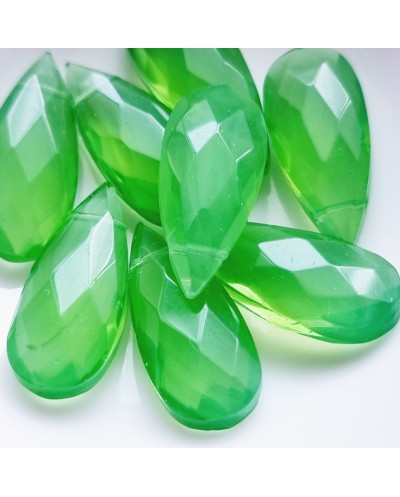 Stikliniai lašo karoliukai, šviesiai žalios spalvos 23*10 mm 
